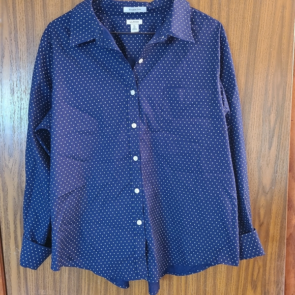 L.L. Bean Wrinkle Free Navy Hearts Button Down Shirt in size XL Petite - Picture 1 of 6